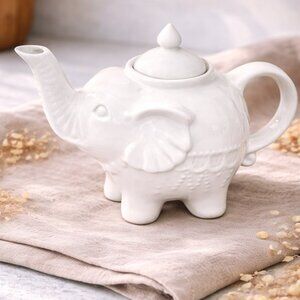 NWOT Vintage Cordon Bleu Elephant Teapot